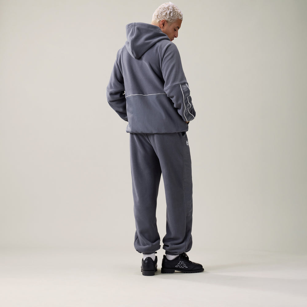 Fleece_MAN_ORSONS_Hoodie_Grey Charcoal - White Natural - Commercial 3