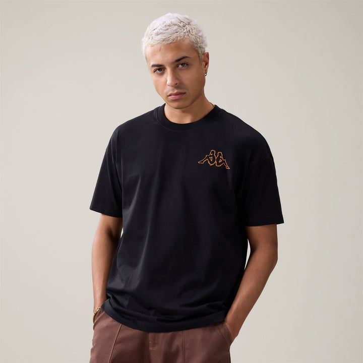 T-Shirts & Top_MAN_ORASY_T-Shirt_Black - Orange Desert - Commercial 4
