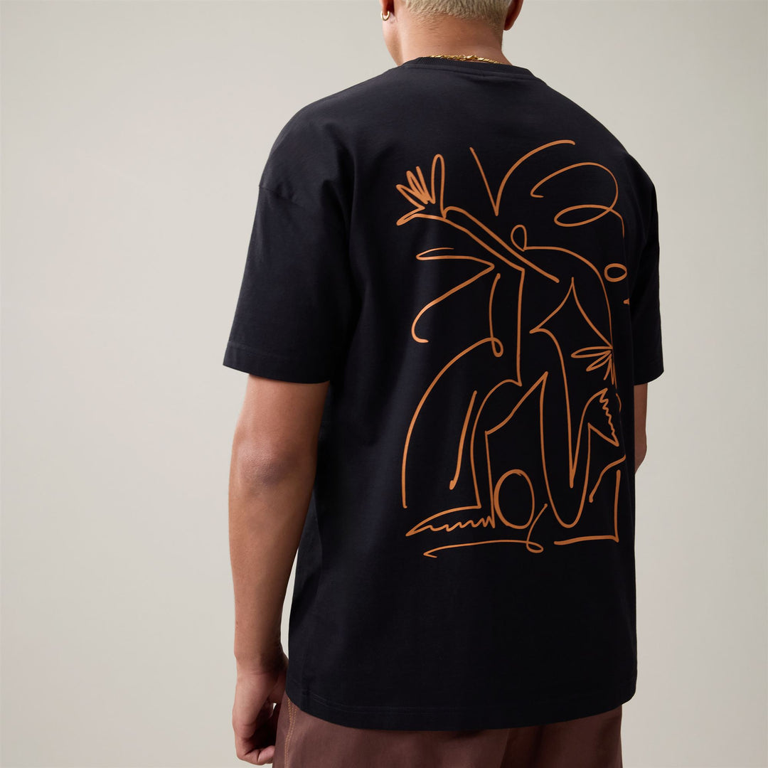 T-Shirts & Top_MAN_ORASY_T-Shirt_Black - Orange Desert - Commercial 5
