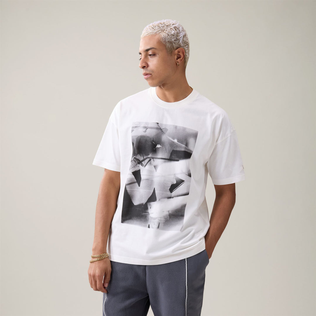 T-Shirts & Top_MAN_ OURSELVES_T-Shirt_White Natural - Black - Commercial 4