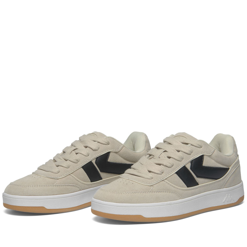 Sneakers_Unisex_OLLIE_Low Cut_White Asparagus-Black - Commercial 2